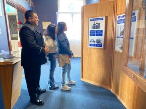 Numerosos visitantes dieron vida a la historia del Museo Naval y Marítimo de Punta Arenas