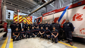 Bomberos se perfeccionan en electromovilidad junto a expertos de Normandía