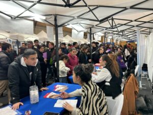 Exitosa convocatoria en Feria Laboral Municipal en Punta Arenas