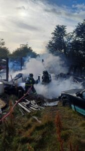Hombre incendia su propia casa en Punta Arenas tras disputa por herencia
