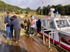 Delegado Moncada informa avances en educación y conectividad marítima en Puerto Toro