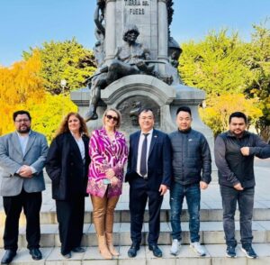 Delegación china llegó a Punta Arenas para explorar hermanamiento e inversiones en Magallanes