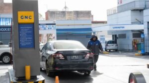Argentina restringe gas a industrias y estaciones de GNC