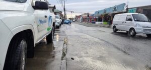 Rotura de matriz en calle Chiloé entre Balmaceda e Independencia