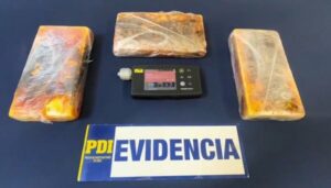 Cae sujeto que recibió más de 3 kilos de cocaína ocultos en un microondas en Punta Arenas