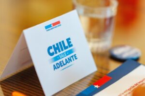 “Escuelas Protegidas”: Kast plantea revisión de mochilas y sanciones