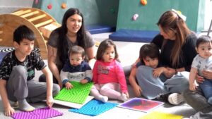 Inician inscripciones para talleres gratuitos de primera infancia en Punta Arenas