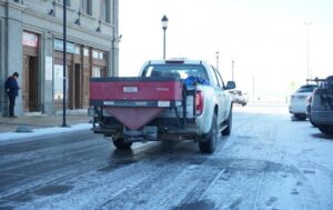 Municipio de Punta Arenas proyecta uso de 1.100 toneladas de sal para enfrentar el invierno