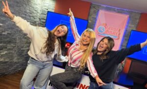 Tiktokers nacionales Cata y Zavka llenan de energía y humor la Tarde Libre