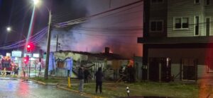 Incendio afecta vivienda en el centro de Punta Arenas