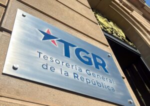 Inicia cobranza judicial del CAE: Deudores con ingresos sobre $5 millones arriesgan embargos