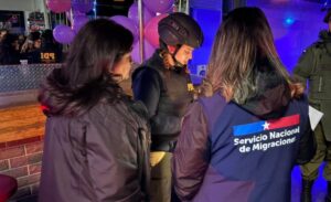 Operativo nocturno en Punta Arenas detectó a 16 extranjeros en situación irregular