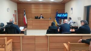 Flies pide que se aplace audiencia en caso de injurias