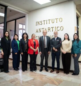 Firman convenio para llevar programa preventivo en la Antártica