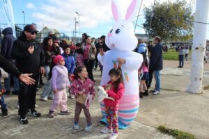Postales que dejó la visita del conejito de Pascua en Punta Arenas