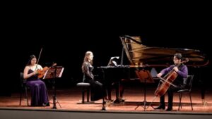 Orquestas de la U. de Aysén y UMAG se unen por primera vez en el Teatro José Bohr