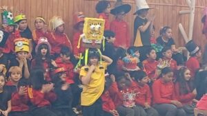 Con el espectáculo de “Elvis” la Escuela España dio inicio a su aniversario 114
