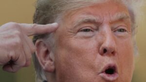 Trump arremete contra Irán con duras declaraciones por el estrecho