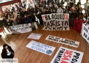 Detienen a tres estudiantes de la UACh por agresión a ministra Ximena Lincolao en Valdivia