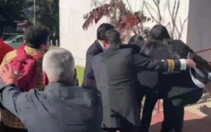 Ministra Lincolao  fue agredida en  campus de la UACh