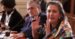 Ministra de Salud negocia con Hacienda bajar recorte de presupuesto al 2,5%