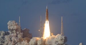 La Artemis II despegó con éxito rumbo a la Luna