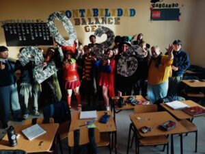 Estudiantes protagonizan agenda cultural del Instituto Superior de Comercio en el marco de su aniversario 90