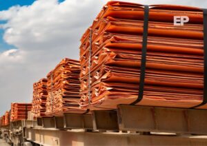 Crisis del cobre en Chile: Prohibición de exportaciones de ácido sulfúrico desde China dispara precios y amenaza producción nacional