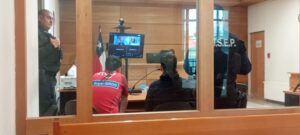 Víctima rastrea robo de combustible por cámaras y logra detención de dos sujetos