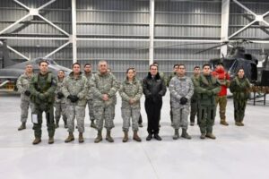 Ministro de Defensa preside Consejo Aéreo en Punta Arenas
