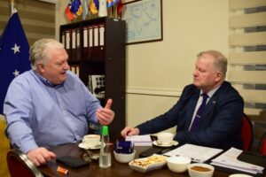 Autoridades abordaron desafíos de conectividad para Magallanes