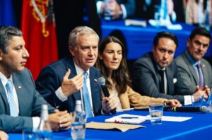 Presidente Kast cuestiona fondos para investigación universitaria: 