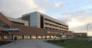 Menor protagoniza violento intento de fuga tras ser trasladado al Hospital Clínico