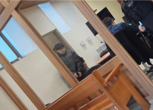Decomisan más de 700 juguetes falsificados en céntrica galería de Punta Arenas