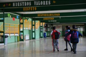 Gobierno de Kast evalúa pausar desmunicipalización y traspaso a SLEP