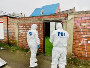 Brigada de Homicidios realiza peritajes por hallazgo de adulto mayor fallecido
