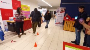 Estudiantes de INACAP Punta Arenas experimentan riesgos del consumo con lentes de simulación de SENDA