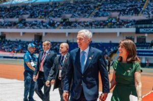 Kast asiste a cambio de mando en Costa Rica y sostiene citas bilaterales con Israel y Guatemala