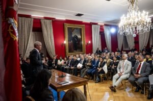 Presidente Kast se reúne con 130 alcaldes: Abordan rebaja de contribuciones y crisis de seguridad