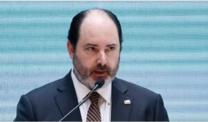 Ministro del Trabajo anuncia que presentarán indicaciones a proyecto de Sala Cuna Universal