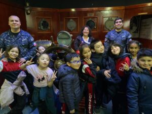 Estudiantes de la Escuela Bernardo O'higgins recorrieron el museo naval y marítimo