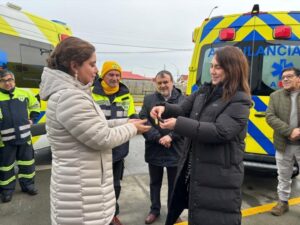 Hospital de Porvenir recibe moderna ambulancia 4x4 para reforzar atención de urgencias