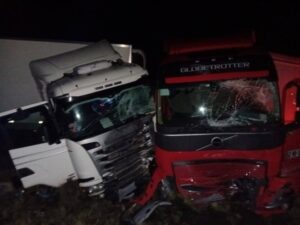 Choque entre camiones en la ruta CH-257 moviliza a equipos de emergencia en San Gregorio