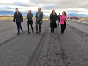 Autoridades evalúan soluciones definitivas tras fallas en la pista del aeródromo de Natales
