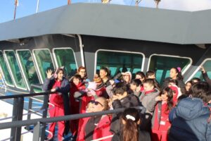 TABSA conmemora el Mes del Mar con navegación educativa para estudiantes de Punta Arenas