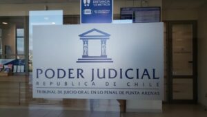 Condenan a 7 años de cárcel a hombre por intentar asfixiar a su pareja en Punta Arenas