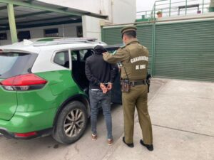 Violencia escolar en Iquique: Sujetos armados irrumpen en colegio tras pelea entre alumnas