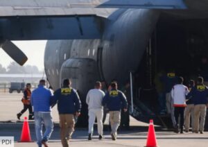Gobierno de Kast concreta segundo vuelo de expulsiones: 40 extranjeros fueron deportados