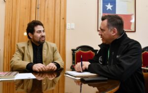 Municipio y Seremi de Energía retoman proyecto de plaza solar comunitaria
