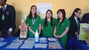 Estudiantes expusieron sus conocimientos en Enfermería